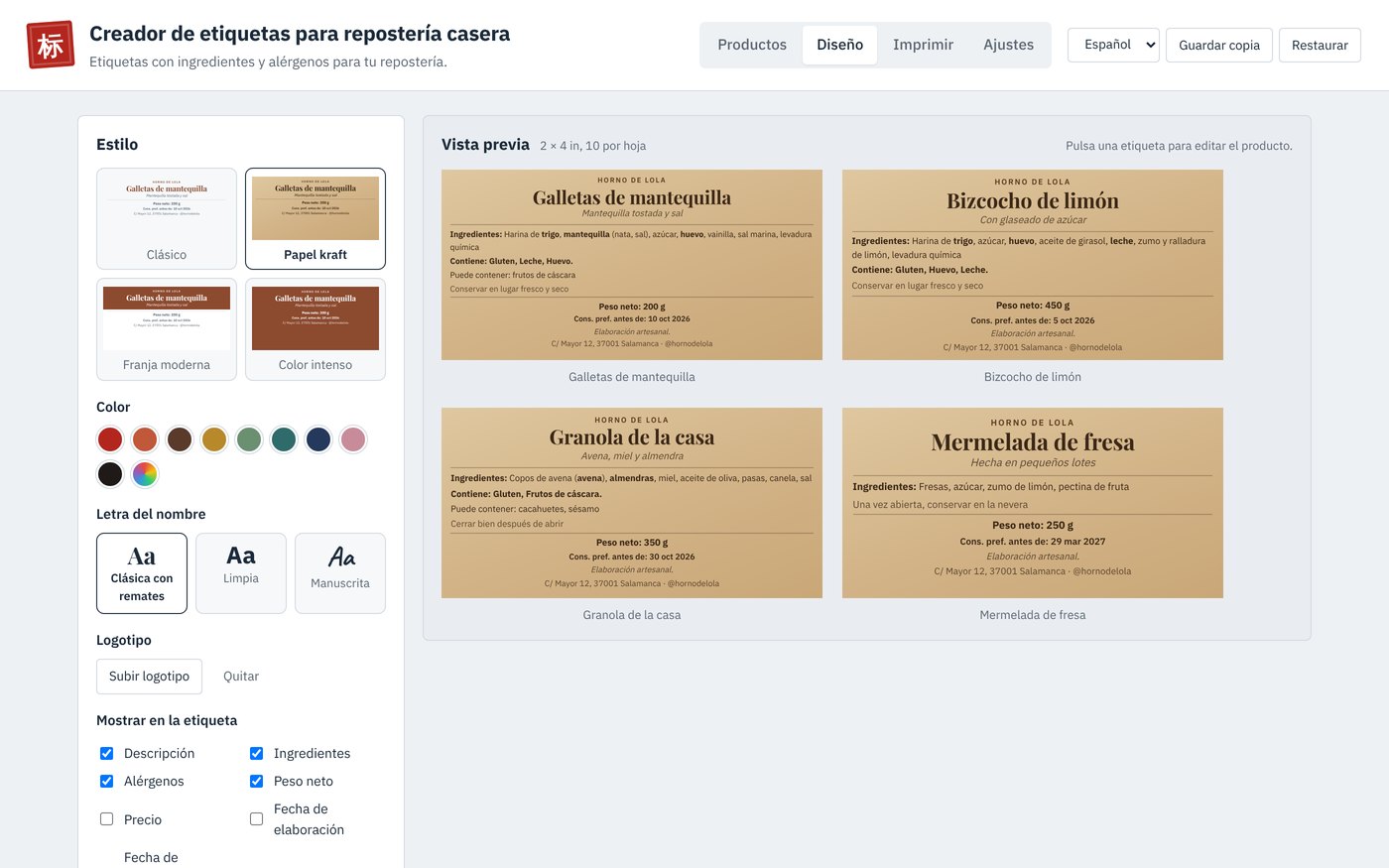 La pantalla de diseño del creador de etiquetas con estilos, colores y letras, y la vista previa de cuatro etiquetas