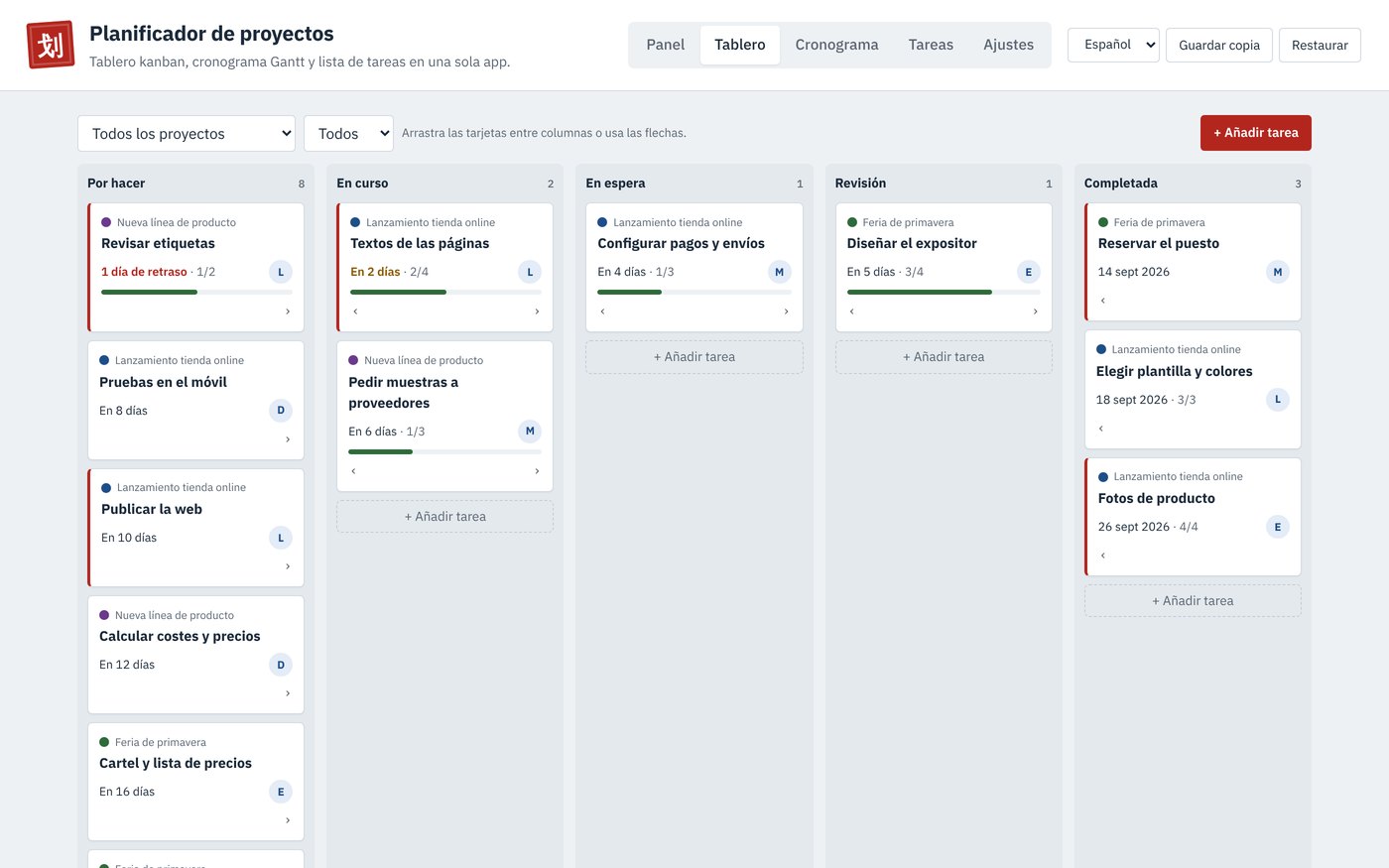 El tablero kanban del Planificador de proyectos con tareas en las columnas Por hacer, En curso, En espera, Revisión y Completada